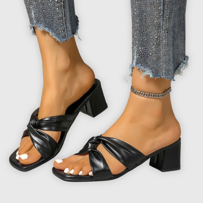 Mona | Handgjorda sandaler i satin med elegant komfort