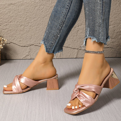 Mona | Handgjorda sandaler i satin med elegant komfort